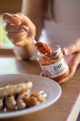 Dip z pečených paprik s mandlemi